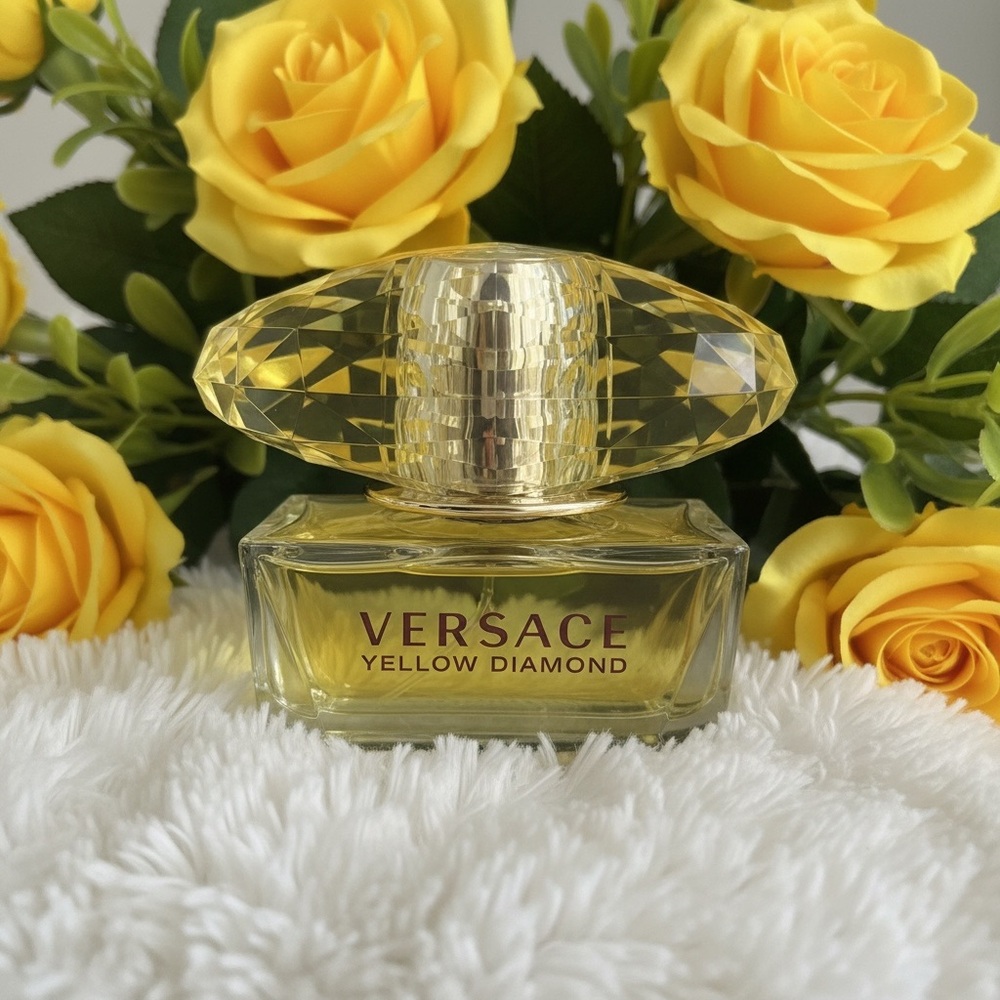 Versace Yellow Diamond EDT 1.7 oz / 50ml | Box | Sprayed 2x | Full Bottle